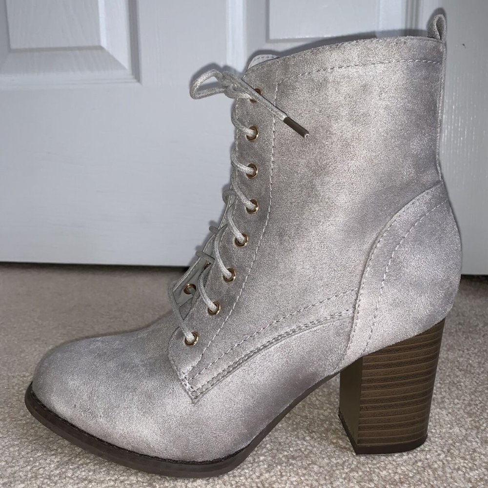 BOOTS - Journee Collection - Baylor - Gray - Ankle - Block Lace Up - Size 8.5M
